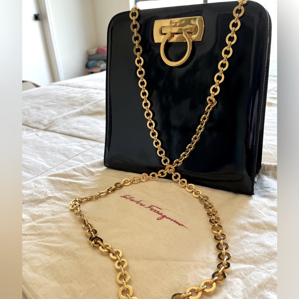 FERRAGAMO VINTAGE BLACK PATENT LEATHER